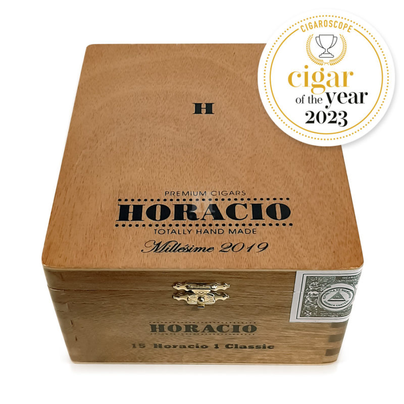 Caja cerrada puro de la Serie Horacio 1 Classic - Cigaroscope: puro del año 2023