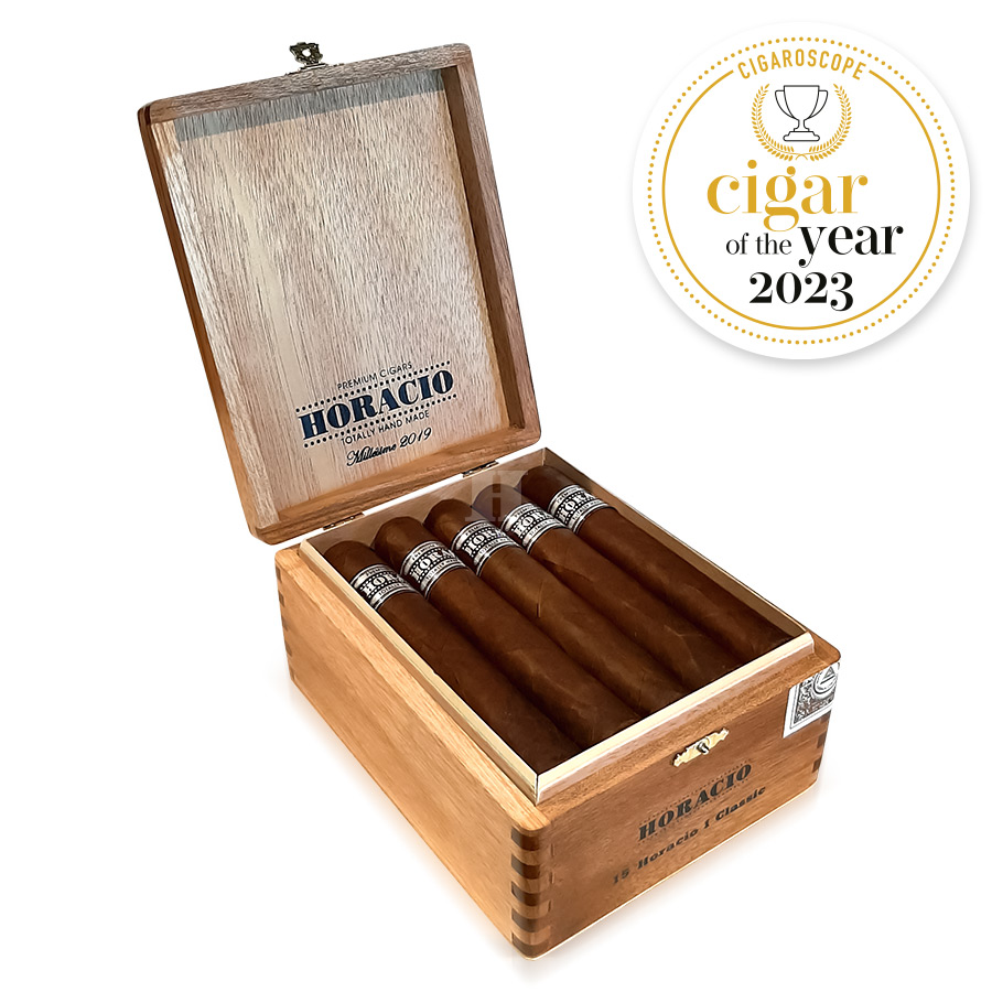 Caja abierta de lado puro de la Serie Horacio 1 Classic - Cigaroscope: puro del año 2023