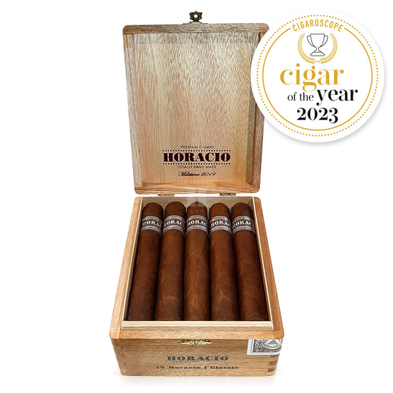 Caja abierta de frente puro de la Serie Horacio 1 Classic - Cigaroscope: puro del año 2023